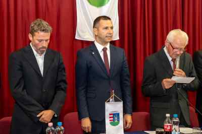 Mes 49