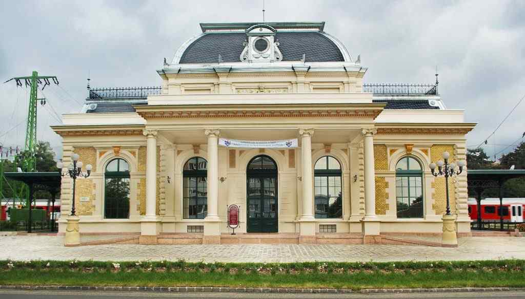 Kiralyi Varoterem 1024x584